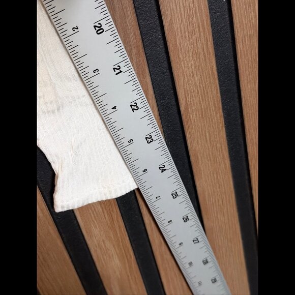 ALO Top XS Womens White Cover Long Sleeve Cropped Twist Front Ribbed - Picture 4 of 6